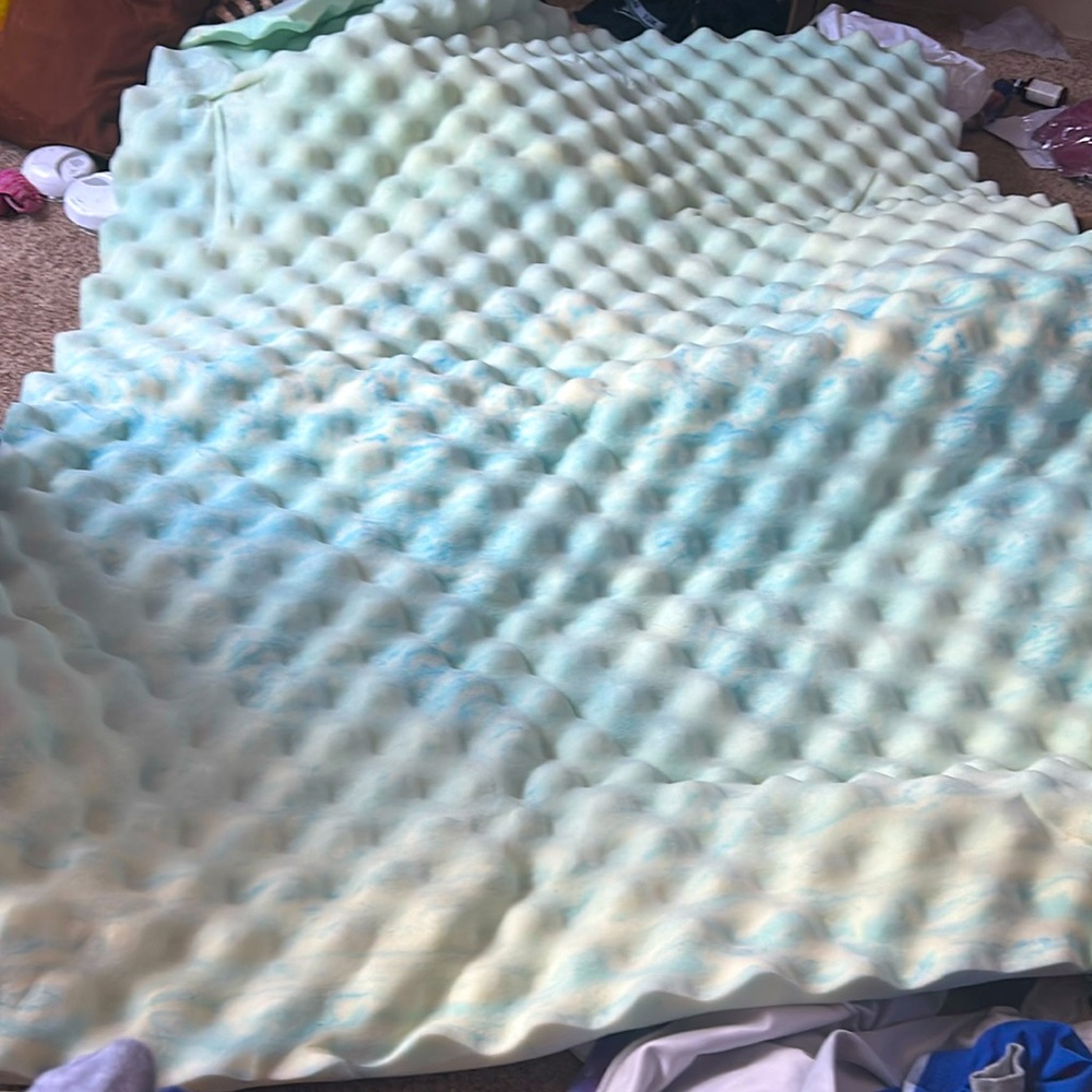 Never been used memory foam cooling gel gel infusion mattress topper size:full